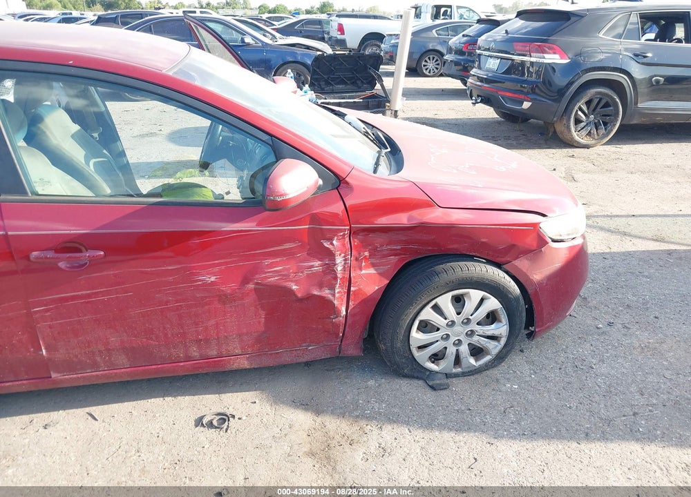 2011 KIA FORTE VIN: KNAFU4A26B5426252