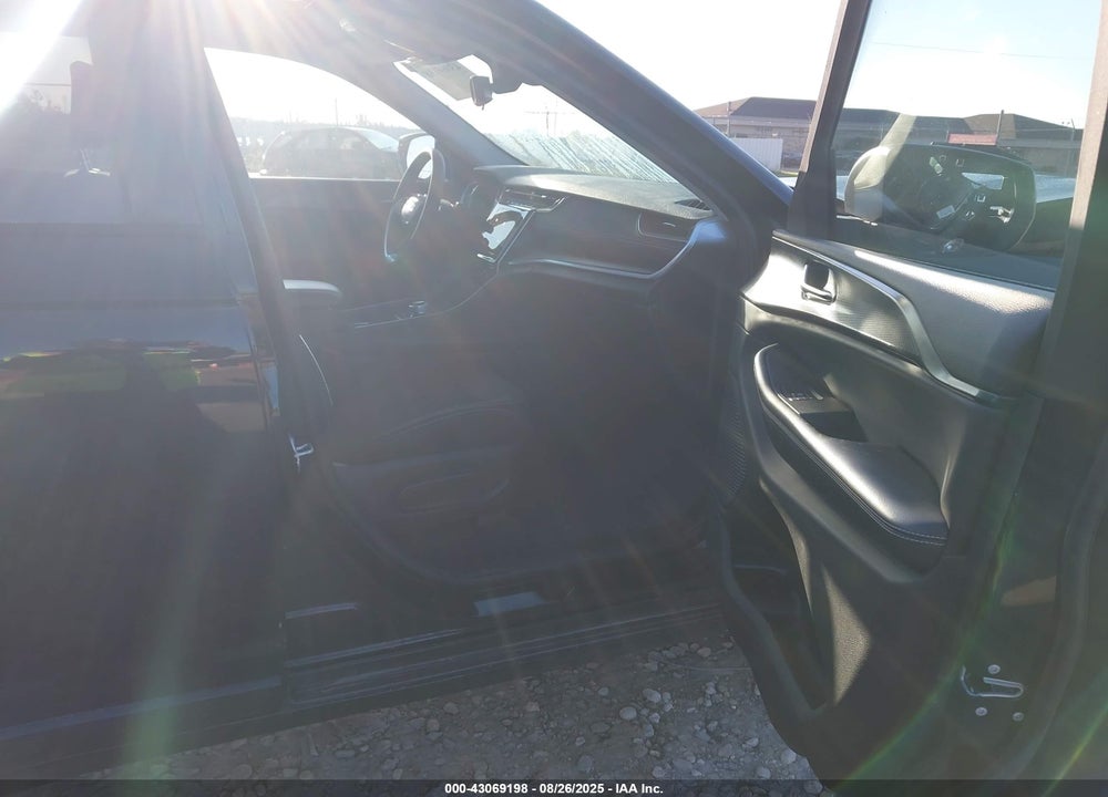 2023 JEEP GRAND CHEROKEE VIN: 1C4RJHAG2PC647720
