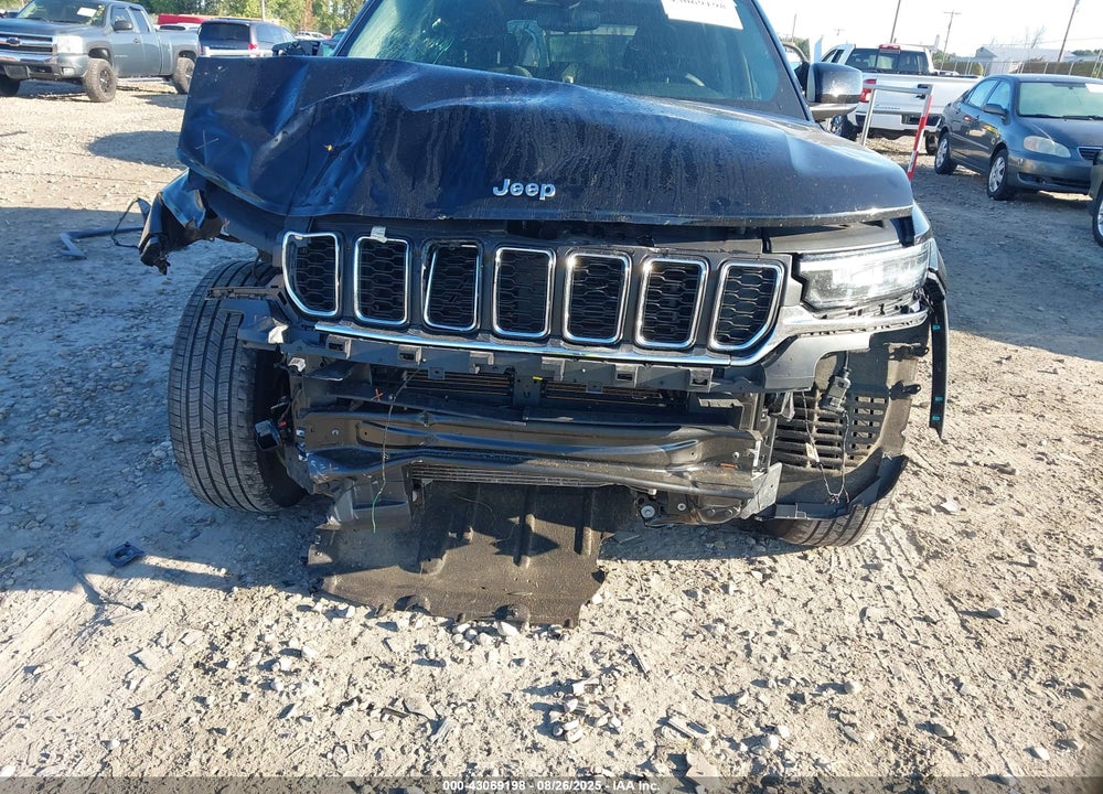 2023 JEEP GRAND CHEROKEE VIN: 1C4RJHAG2PC647720