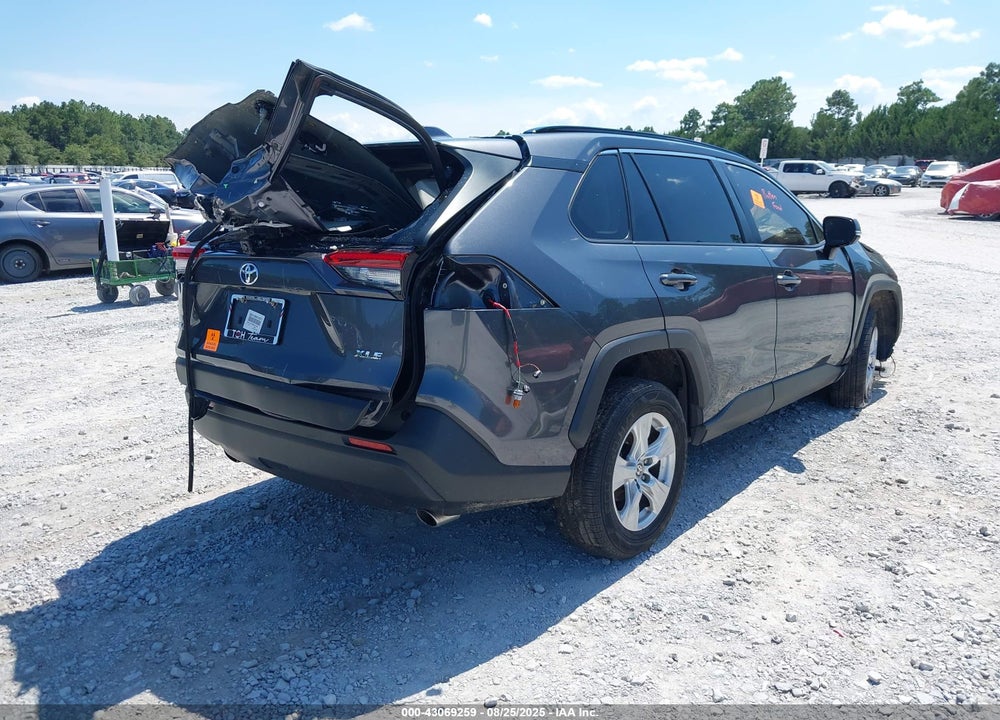 2021 TOYOTA RAV4 XLE VIN: JTMW1RFVXMD071655