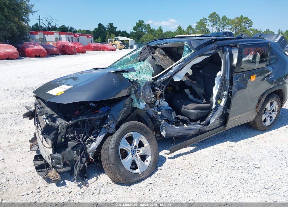 2021 TOYOTA RAV4 XLE VIN: JTMW1RFVXMD071655
