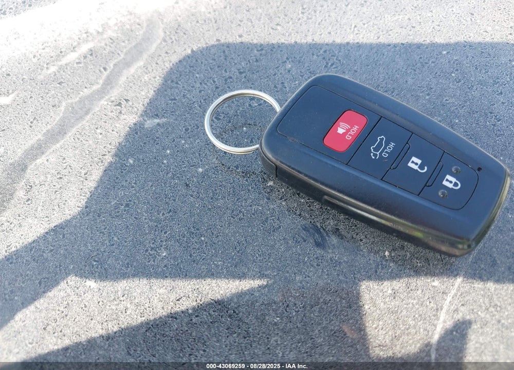 2021 TOYOTA RAV4 XLE VIN: JTMW1RFVXMD071655