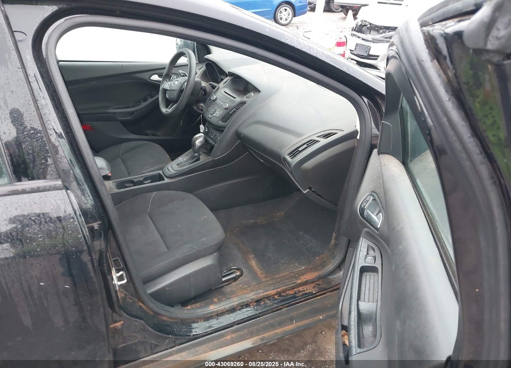 2016 FORD FOCUS VIN: 1FADP3F27GL401471