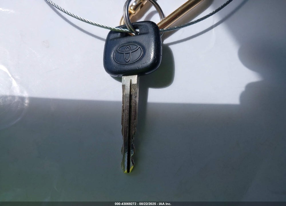 2002 TOYOTA CAMRY LE VIN: JTDBE32K820102546