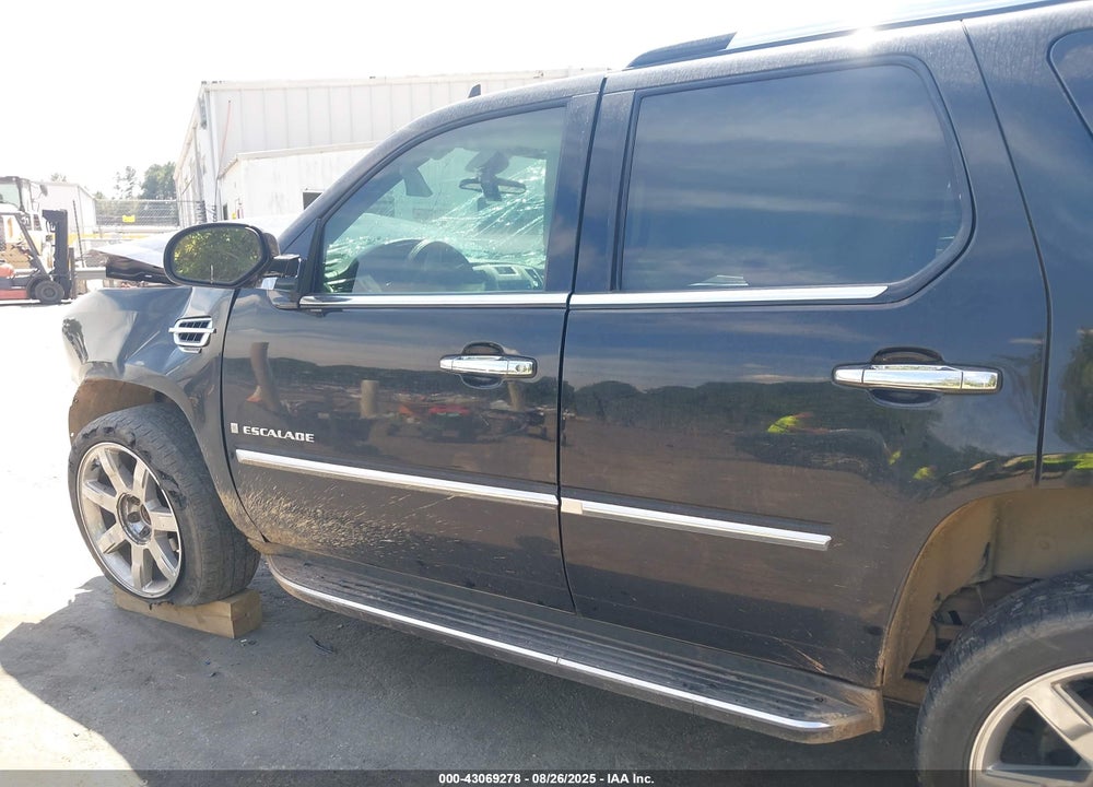 2007 CADILLAC ESCALADE STANDARD VIN: 1GYFK63837R158499