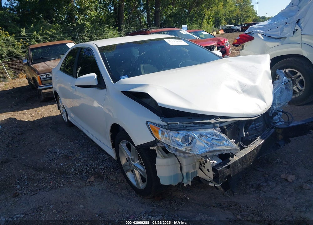 2013 TOYOTA CAMRY SE VIN: 4T1BF1FK2DU673274