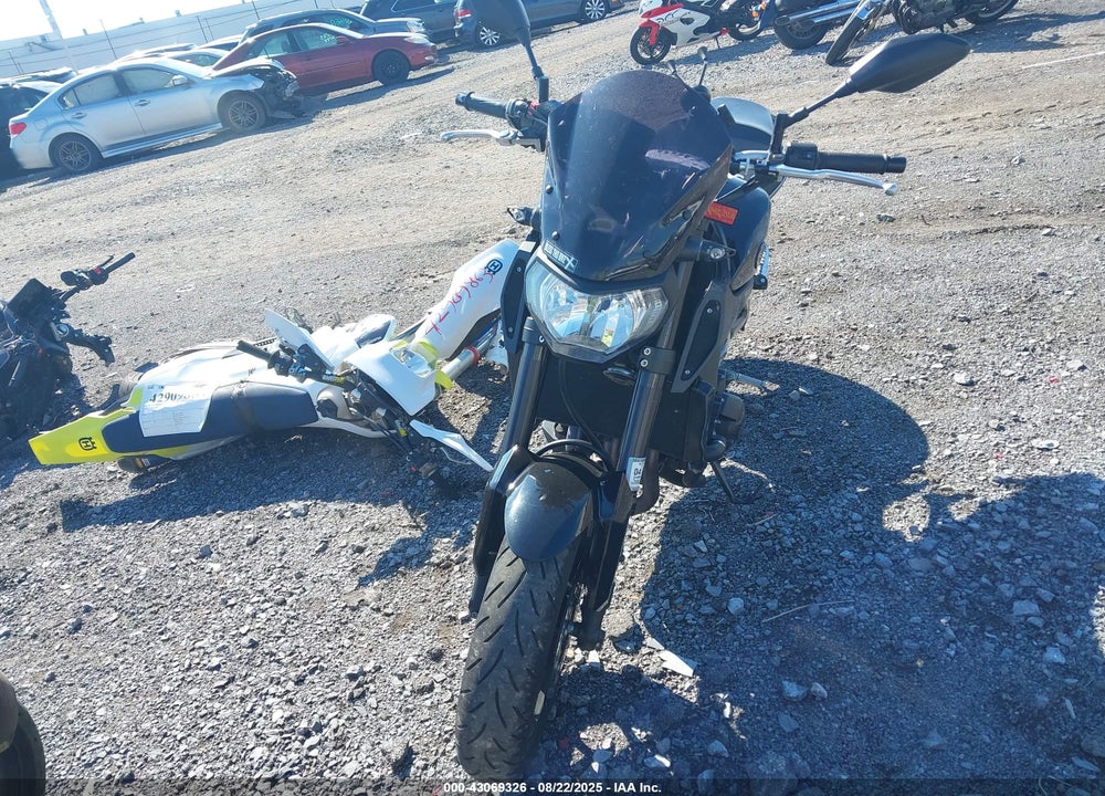 2016 YAMAHA FZ09 VIN: JYARN33E7GA009876