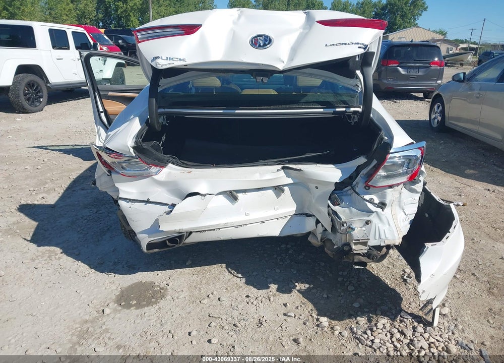 2018 BUICK LACROSSE PREMIUM VIN: 1G4ZS5SS2JU136598