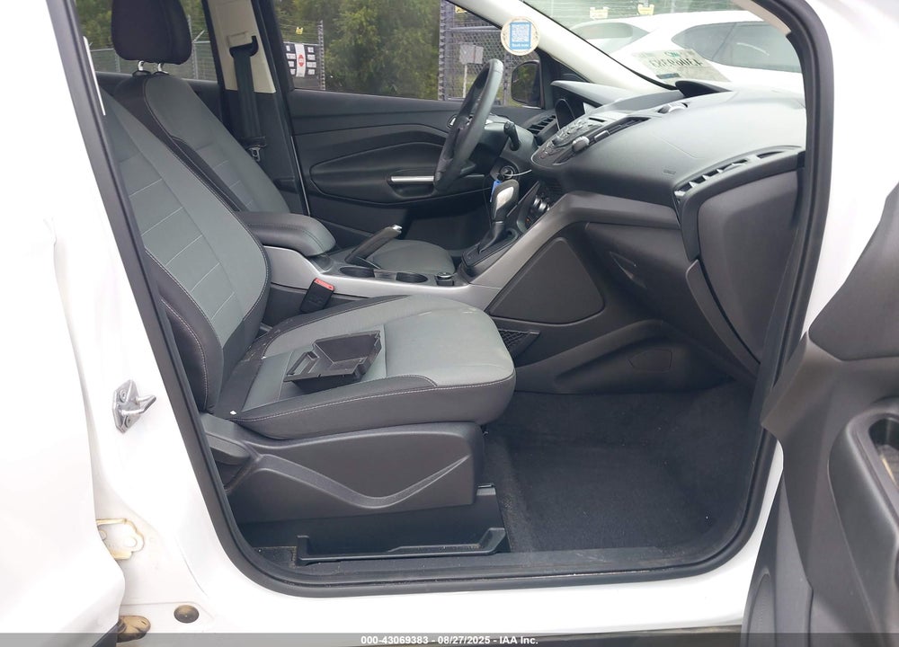 2016 FORD ESCAPE VIN: 1FMCU0G76GUB39813