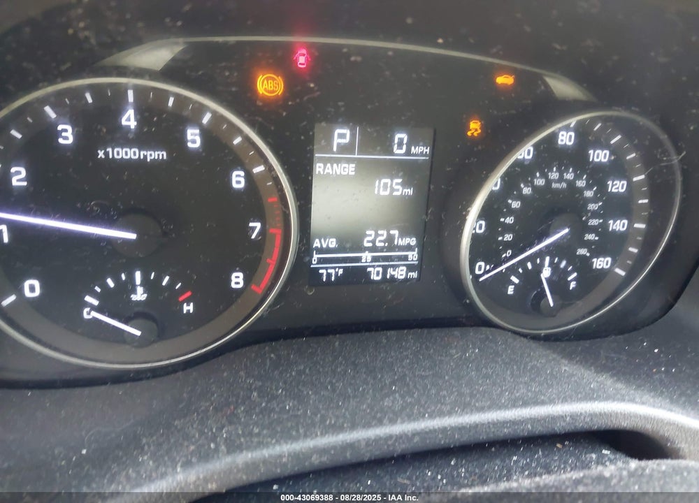 2017 HYUNDAI ELANTRA VIN: KMHD84LF7HU211407