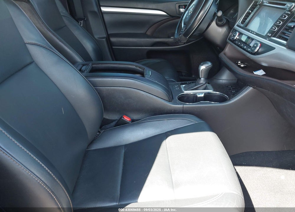 2016 TOYOTA HIGHLANDER VIN: 5TDJKRFH5GS356144