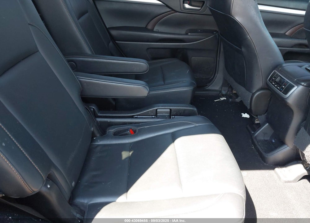 2016 TOYOTA HIGHLANDER VIN: 5TDJKRFH5GS356144