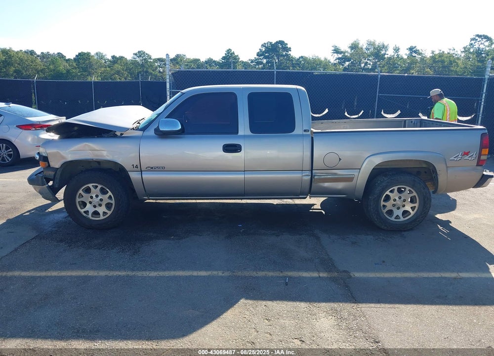 2002 CHEVROLET SILVERADO 1500 LS VIN: 1GCEK19T42E160889