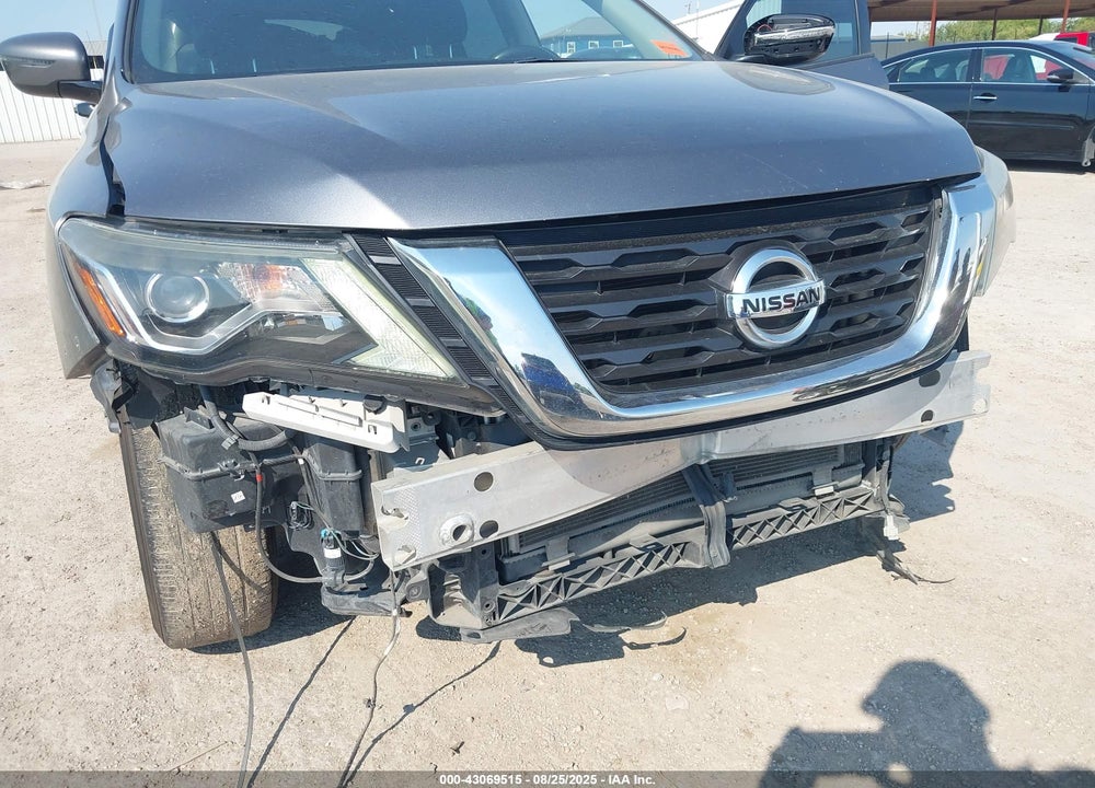 2017 NISSAN PATHFINDER VIN: 5N1DR2MN7HC909402
