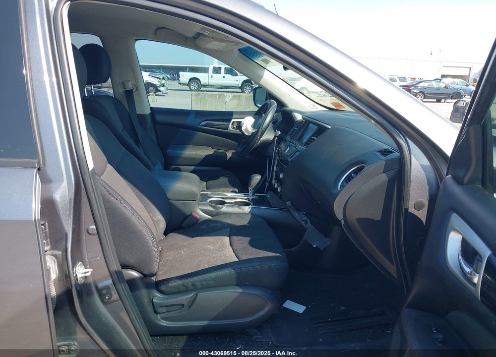 2017 NISSAN PATHFINDER VIN: 5N1DR2MN7HC909402