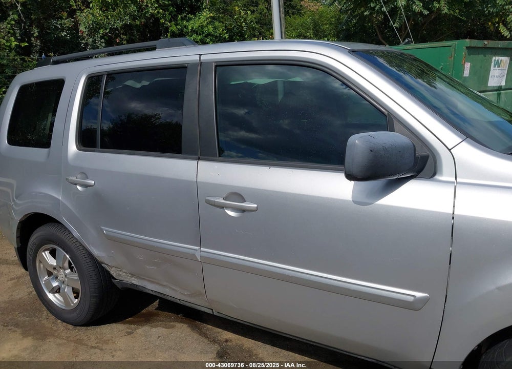 2011 HONDA PILOT VIN: 5FNYF3H50BB026511