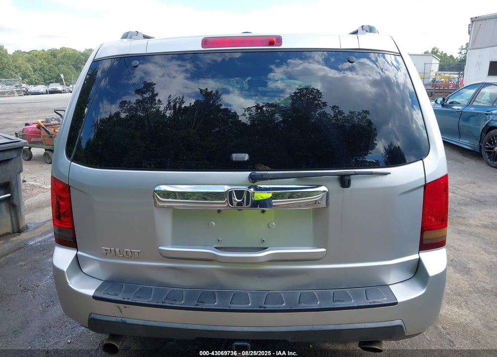 2011 HONDA PILOT VIN: 5FNYF3H50BB026511