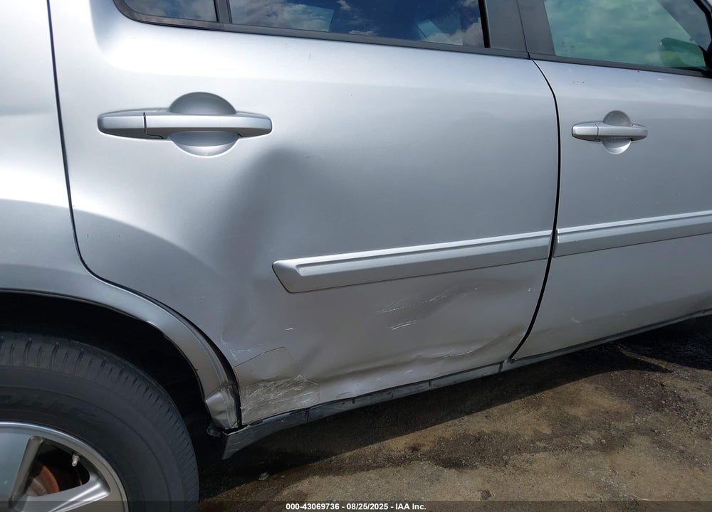 2011 HONDA PILOT VIN: 5FNYF3H50BB026511
