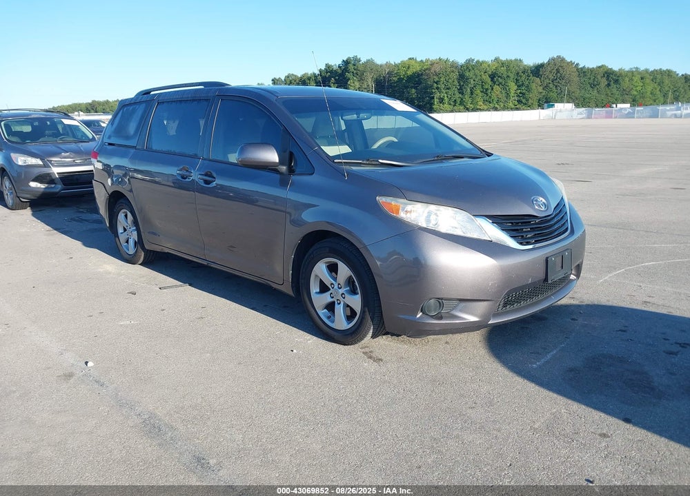 2011 TOYOTA SIENNA LE V6 VIN: 5TDKK3DC3BS116902