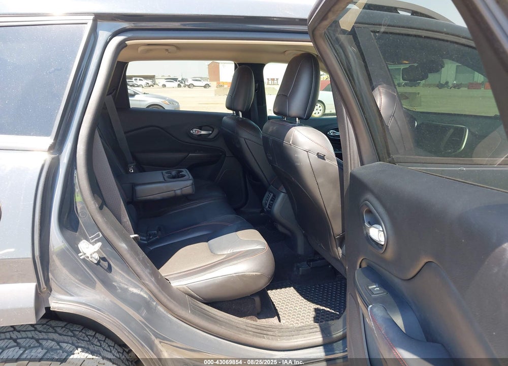 2016 JEEP CHEROKEE VIN: 1C4PJMBS8GW335029