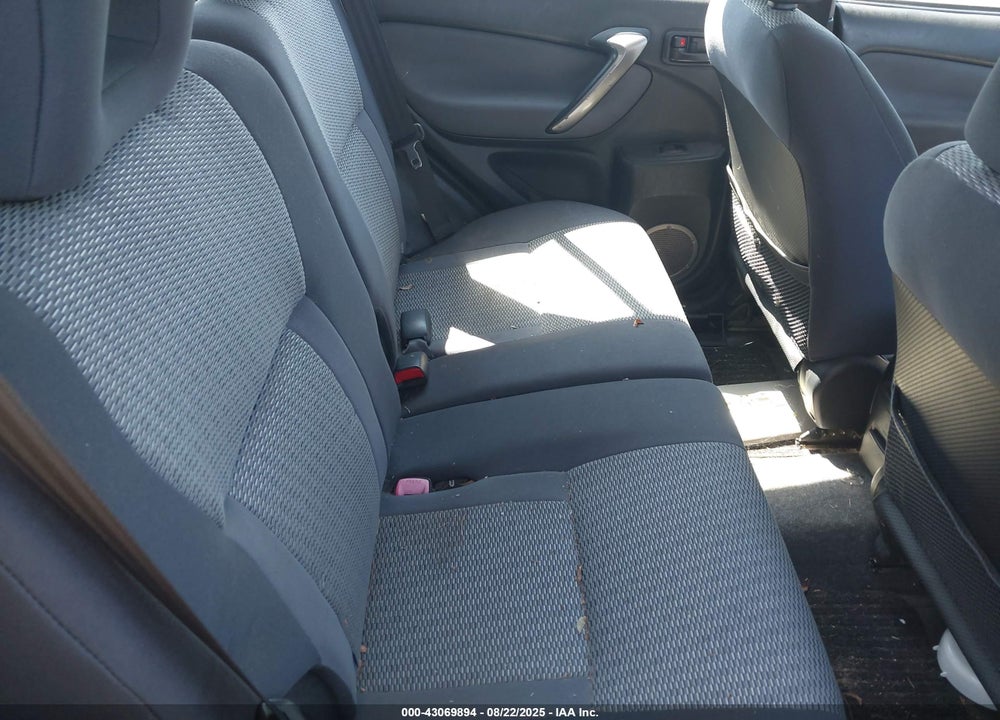 2004 TOYOTA RAV4 VIN: JTEGD20V940018167