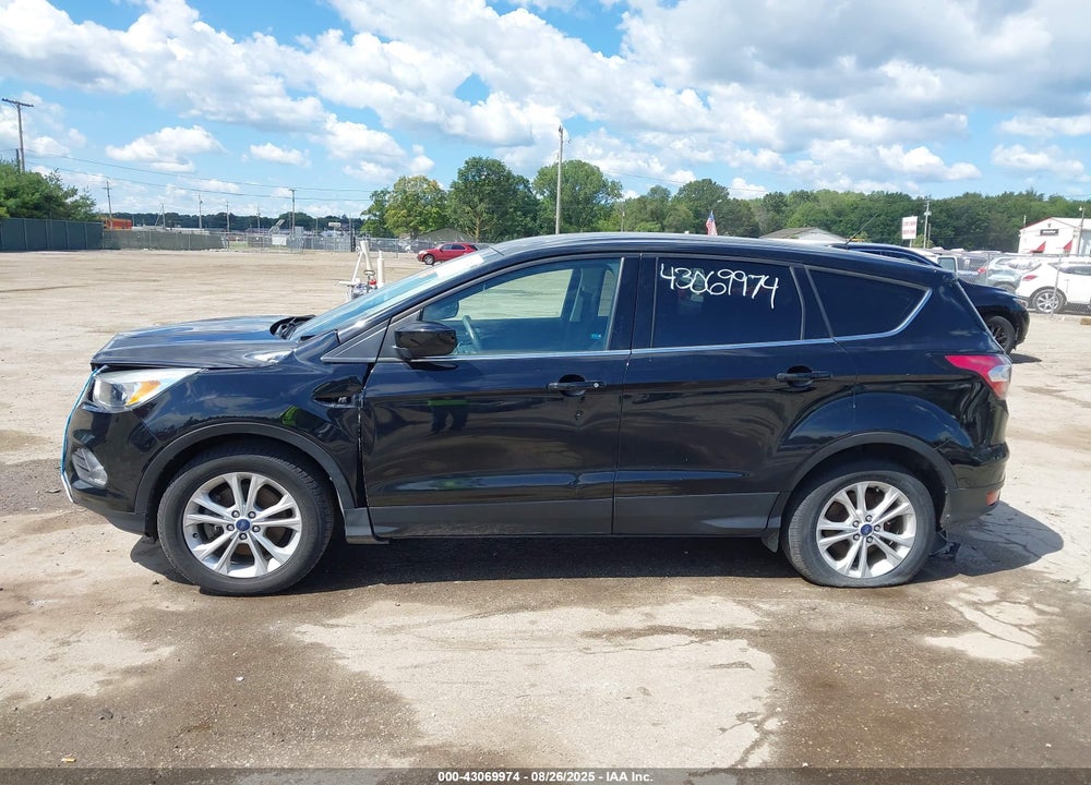 2017 FORD ESCAPE SE VIN: 1FMCU9GDXHUE89313