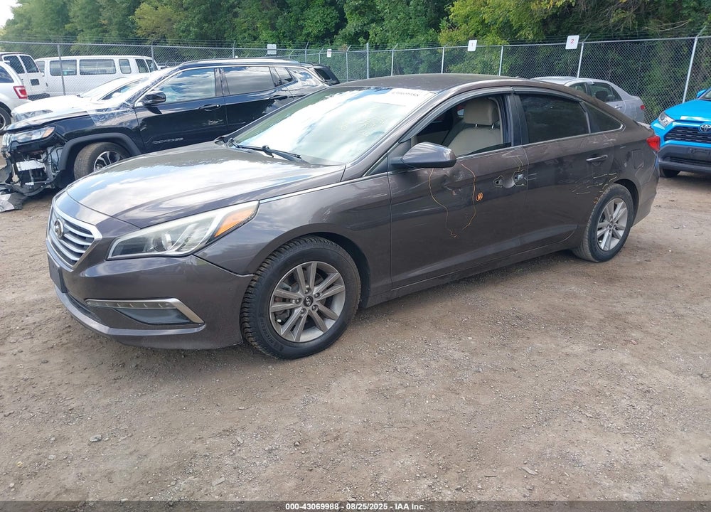 2015 HYUNDAI SONATA VIN: 5NPE24AF1FH027777