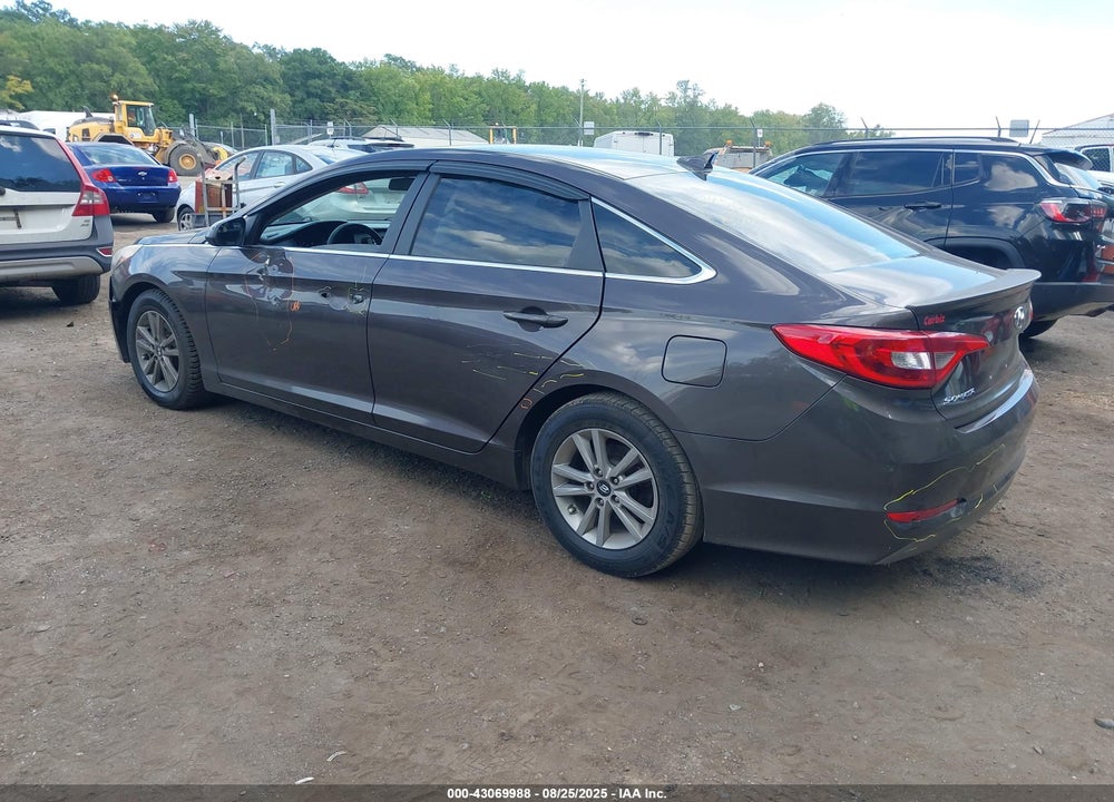 2015 HYUNDAI SONATA VIN: 5NPE24AF1FH027777