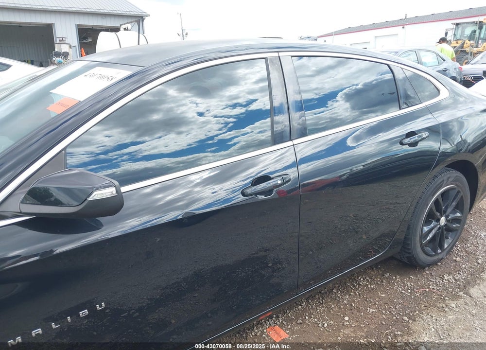 2016 CHEVROLET MALIBU 1LT VIN: 1G1ZE5ST4GF352785