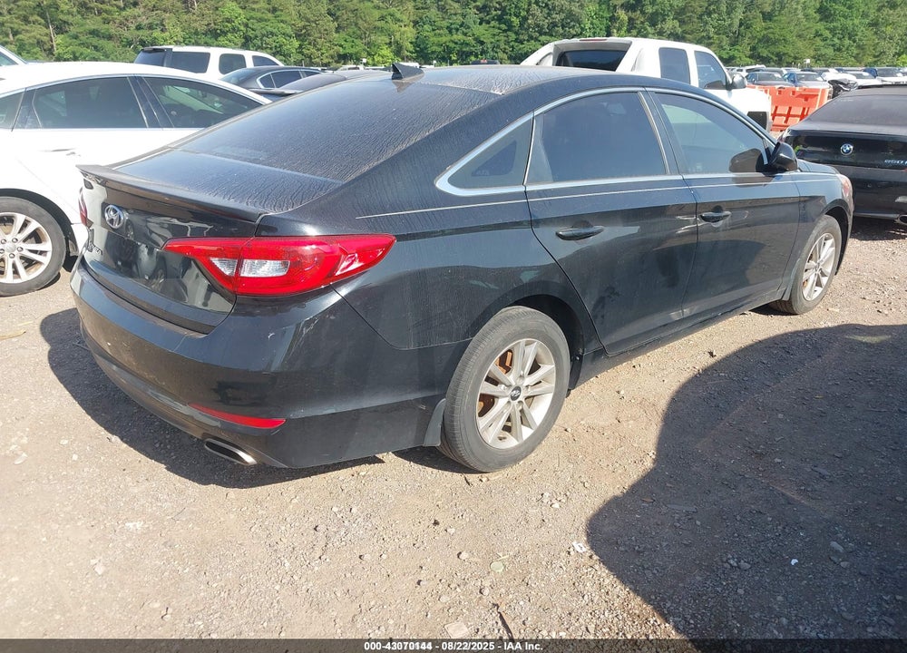 2015 HYUNDAI SONATA SE VIN: 5NPE24AFXFH159307