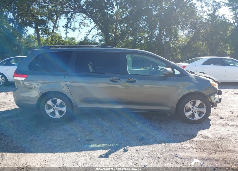 2013 TOYOTA SIENNA LE V6 8 PASSENGER VIN: 5TDKK3DC7DS311159