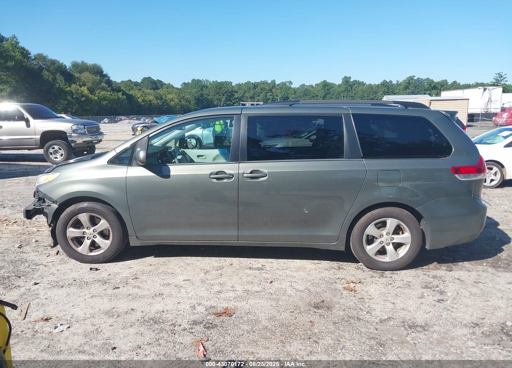 2013 TOYOTA SIENNA LE V6 8 PASSENGER VIN: 5TDKK3DC7DS311159