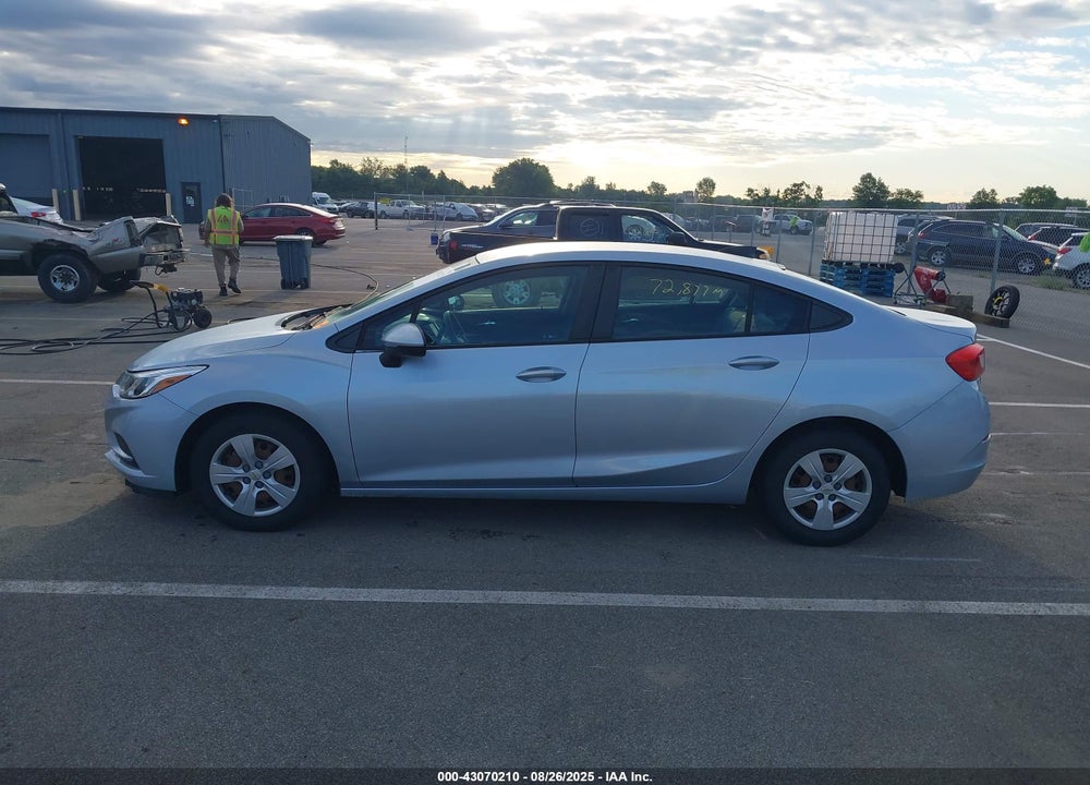 2017 CHEVROLET CRUZE VIN: 1G1BC5SM5H7129179