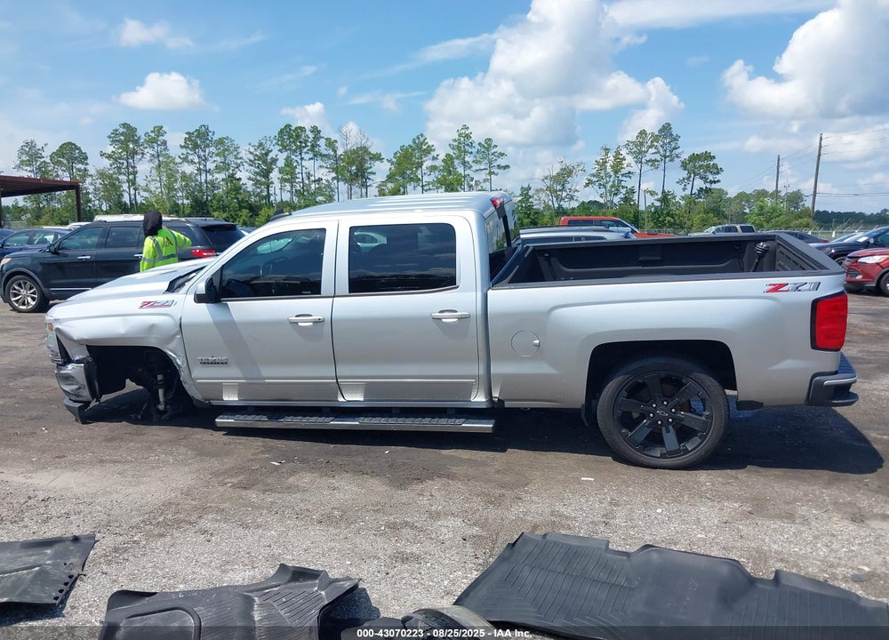 2018 CHEVROLET SILVERADO 1500 VIN: 1GCUKREC6JF183289