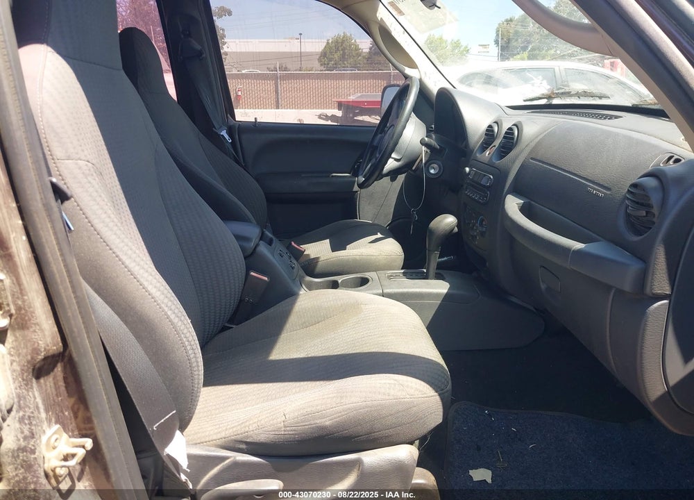 2004 JEEP LIBERTY SPORT VIN: 1J4GL48K04W148861