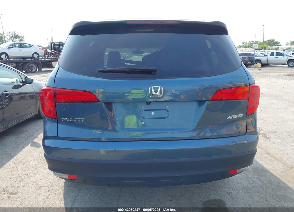 2017 HONDA PILOT VIN: 5FNYF6H17HB088432