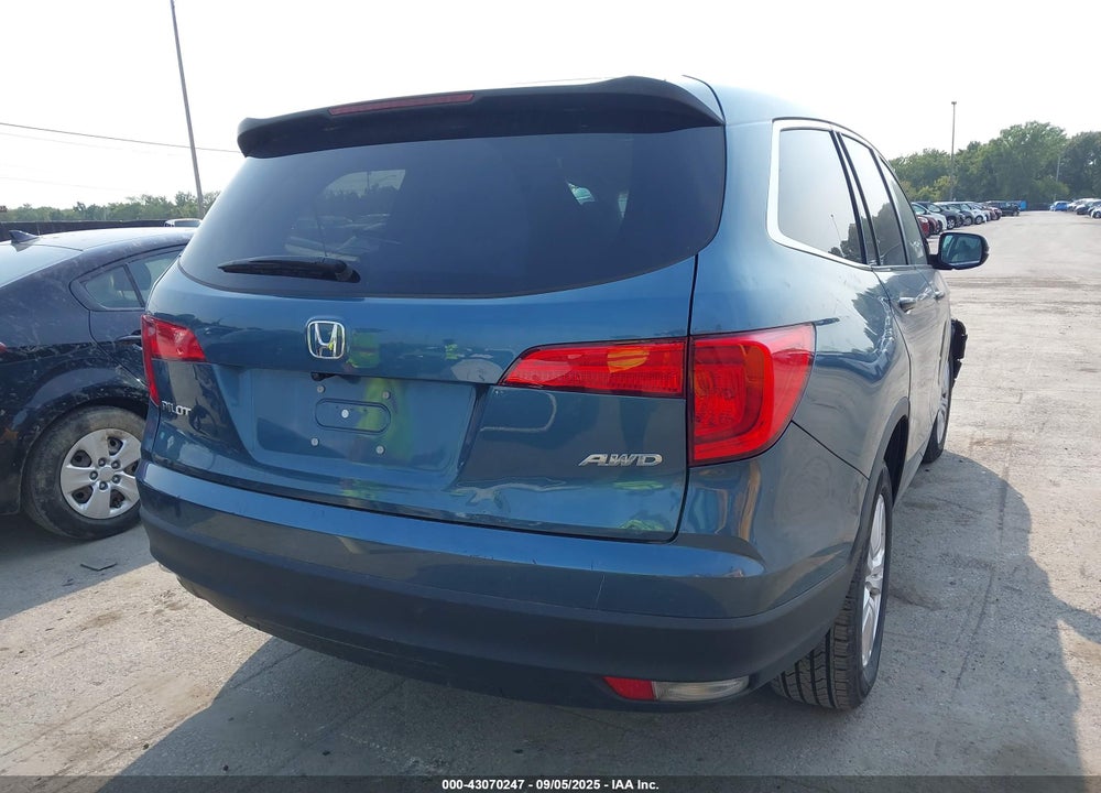 2017 HONDA PILOT VIN: 5FNYF6H17HB088432