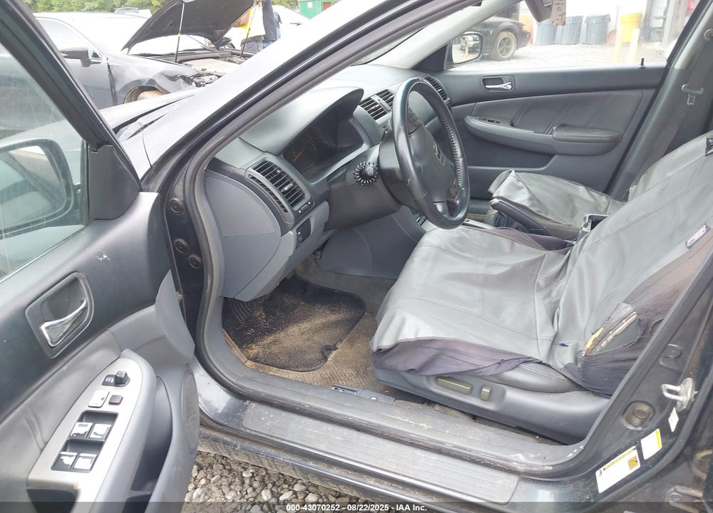 2004 HONDA ACCORD 2.4 EX VIN: 1HGCM56854A119837