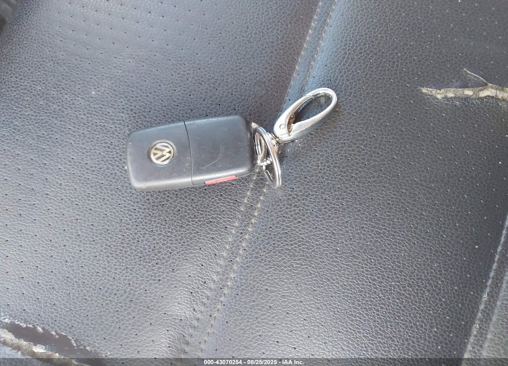 2013 VOLKSWAGEN JETTA 2.5L SE VIN: 3VWDX7AJXDM425951