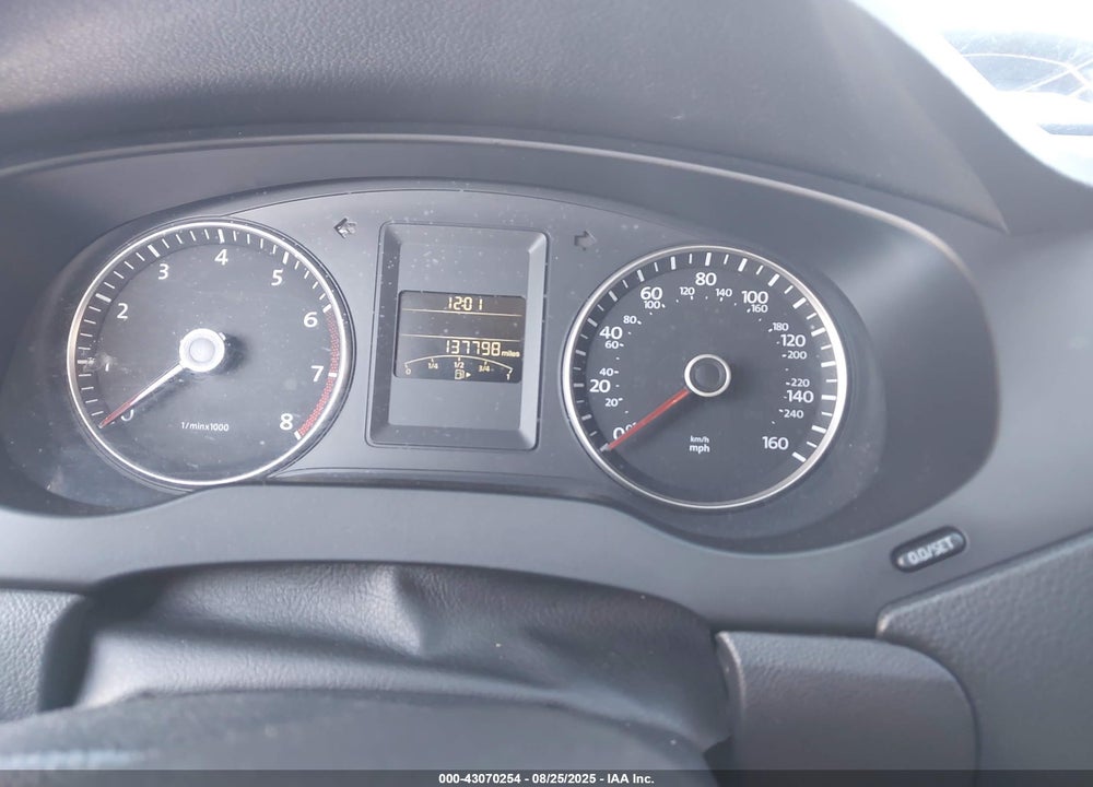 2013 VOLKSWAGEN JETTA 2.5L SE VIN: 3VWDX7AJXDM425951