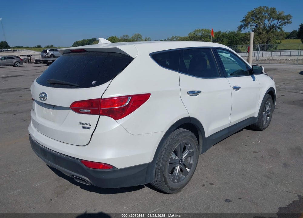 2016 HYUNDAI SANTA FE VIN: 5XYZTDLB5GG353924