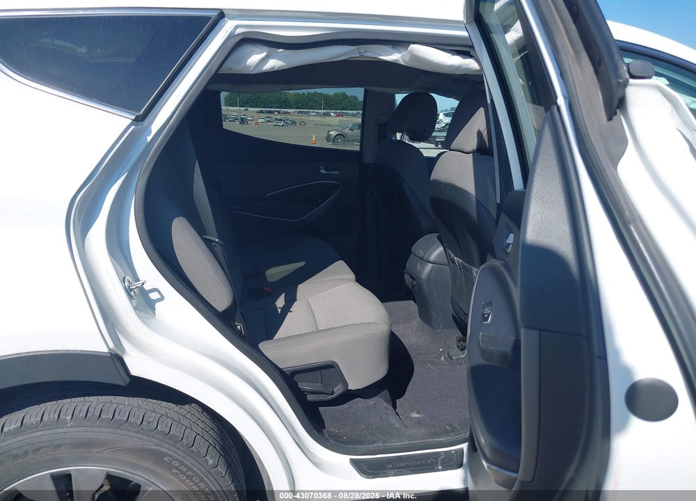 2016 HYUNDAI SANTA FE VIN: 5XYZTDLB5GG353924