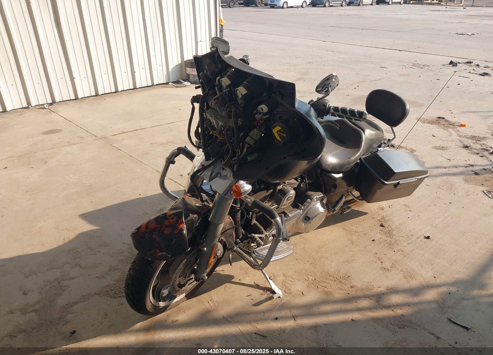 2010 HARLEY-DAVIDSON FLHX VIN: 1HD1KB412AB608247