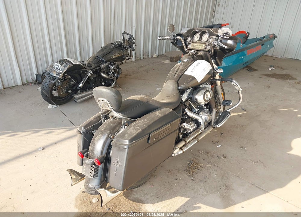 2010 HARLEY-DAVIDSON FLHX VIN: 1HD1KB412AB608247
