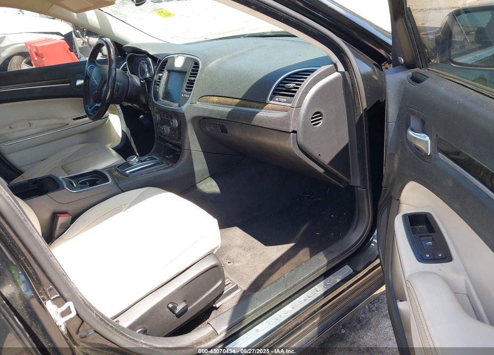 2015 CHRYSLER 300 VIN: 2C3CCAEG4FH842008