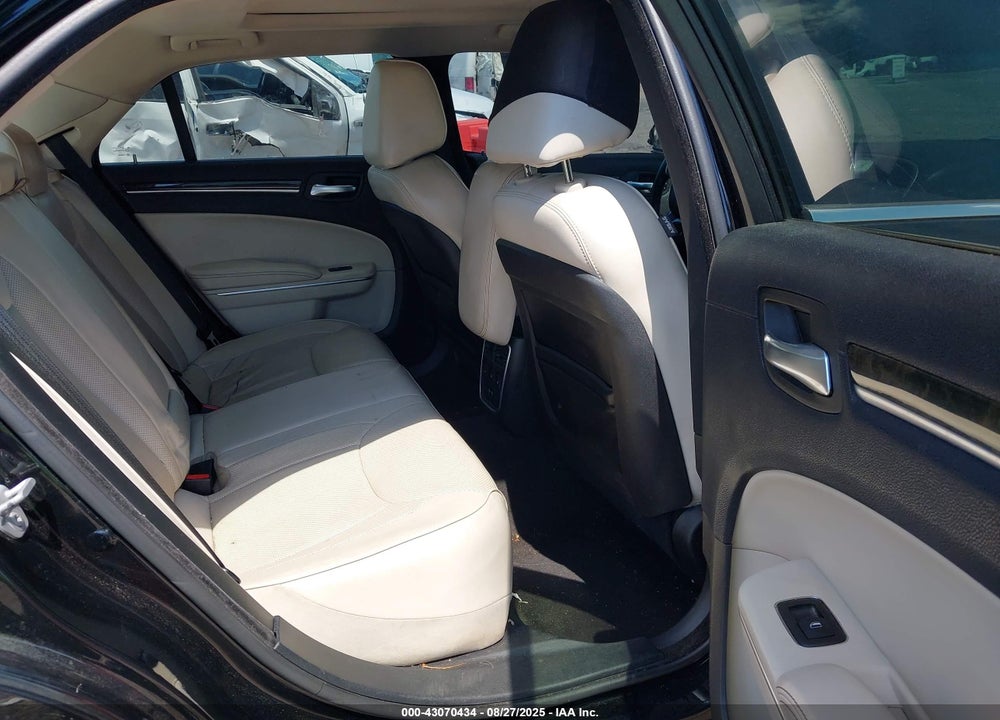 2015 CHRYSLER 300 VIN: 2C3CCAEG4FH842008