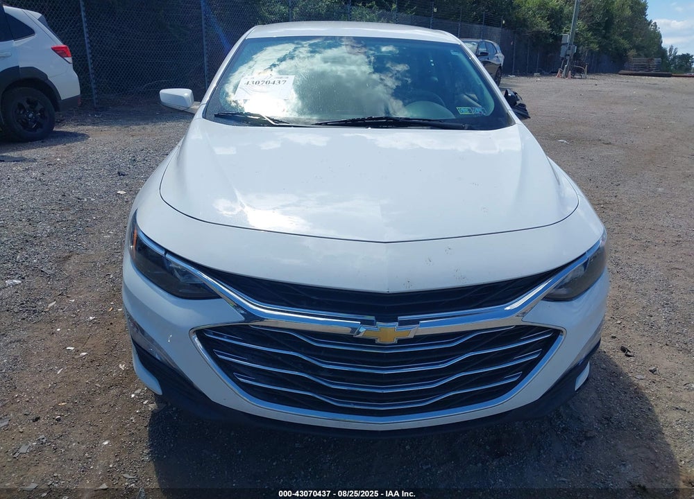 2022 CHEVROLET MALIBU VIN: 1G1ZD5ST8NF135028