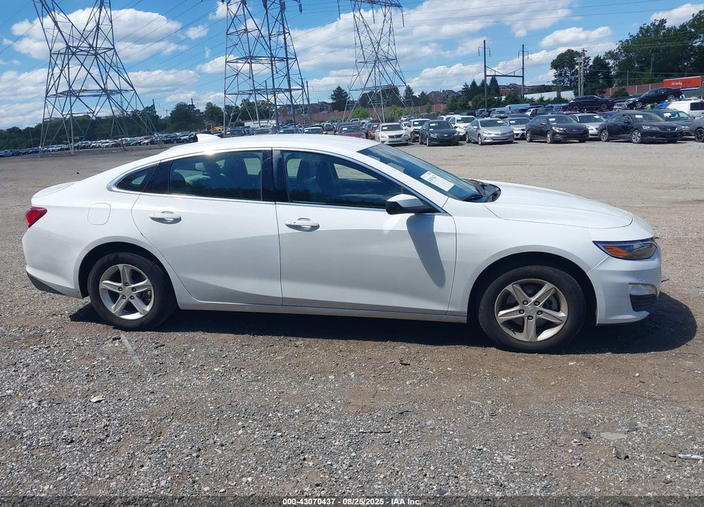 2022 CHEVROLET MALIBU VIN: 1G1ZD5ST8NF135028
