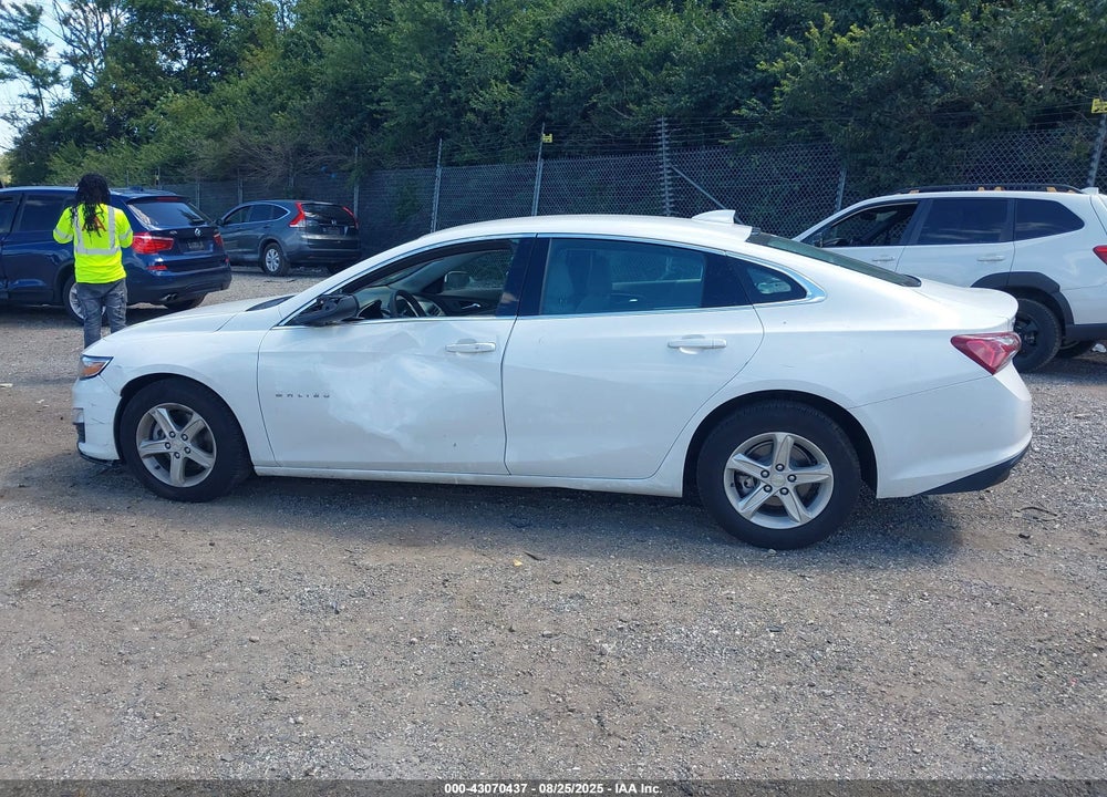 2022 CHEVROLET MALIBU VIN: 1G1ZD5ST8NF135028