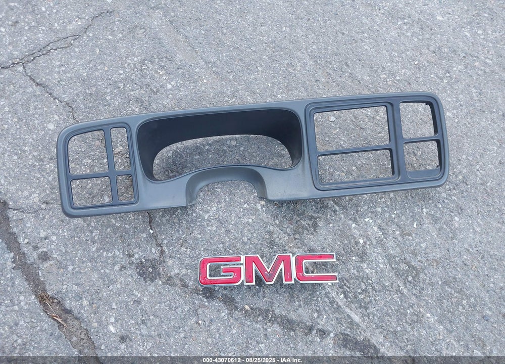 2004 GMC SIERRA 1500 SLE VIN: 2GTEK19T741110153